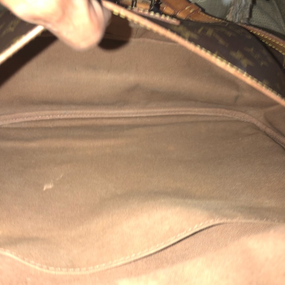 Authentic Louis Vuitton - Picture 4 of 8